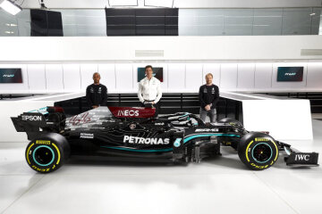 M256801 Mercedes-AMG F1 W12 E Performance Launch