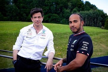 M272796 Lewis Hamilton Contract Announcement