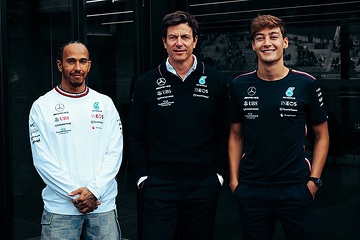 M391159 Mercedes extends driver line-up through 2025