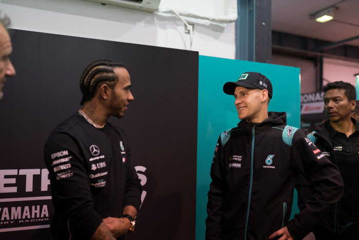 M185881 Lewis visits PETRONAS YSRT at the 2019 Qatar MotoGP™