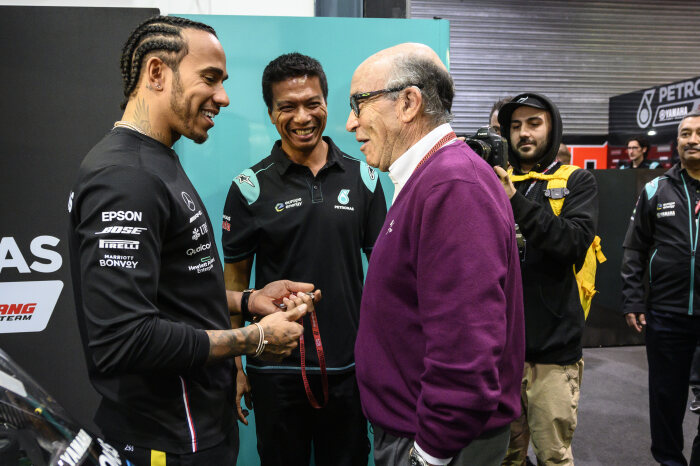 M185896 Lewis visits PETRONAS YSRT at the 2019 Qatar MotoGP™
