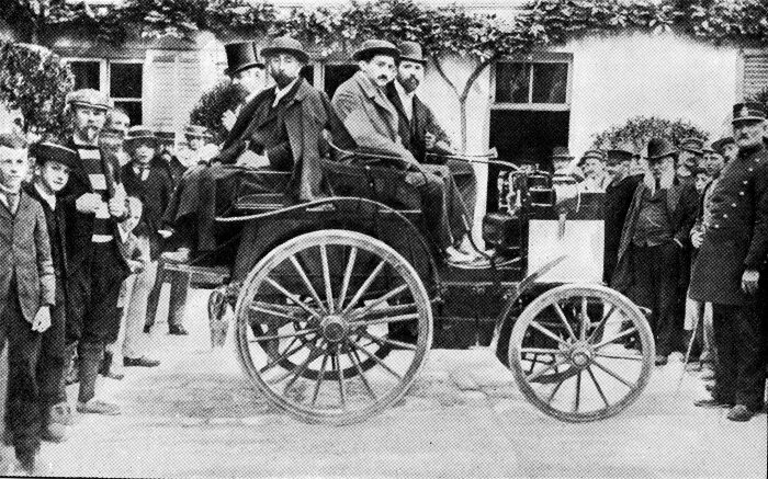 M204758 First car race - Panhard & Levassor car with Daimler engine
