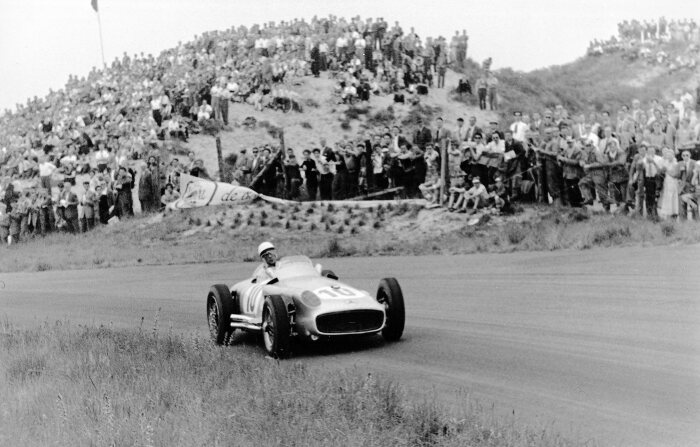 M204792 Stirling Moss at the wheel of the Mercedes-Benz W 196 R in the 1955 Dutch GP