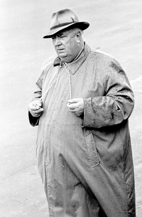 M204800 Alfred Neubauer at the 1954 French Grand Prix