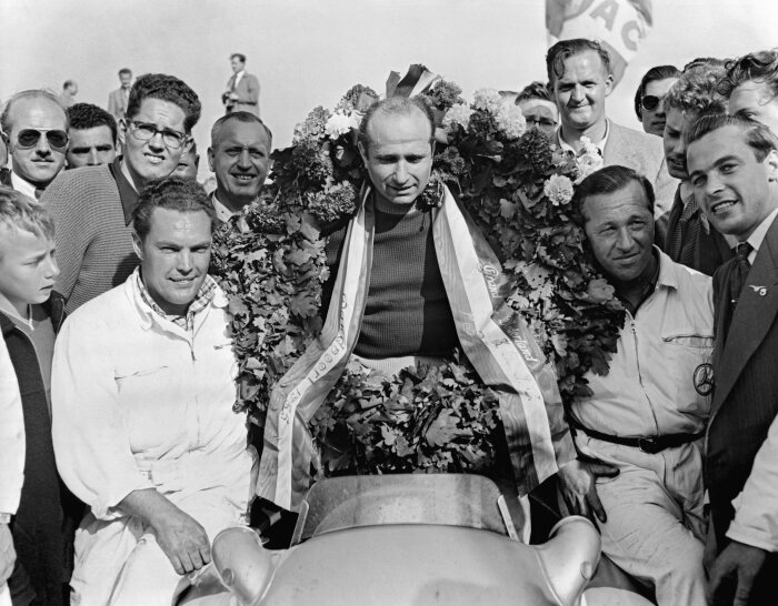 M204803 Juan Manuel Fangio at the 1955 Dutch Grand Prix
