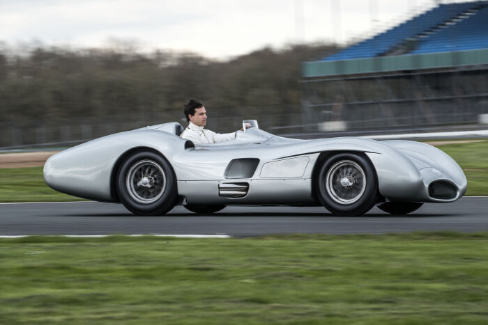 M204806 Toto Wolff driving the Mercedes-Benz W 196 R "streamlined" at Silverstone in April 2019