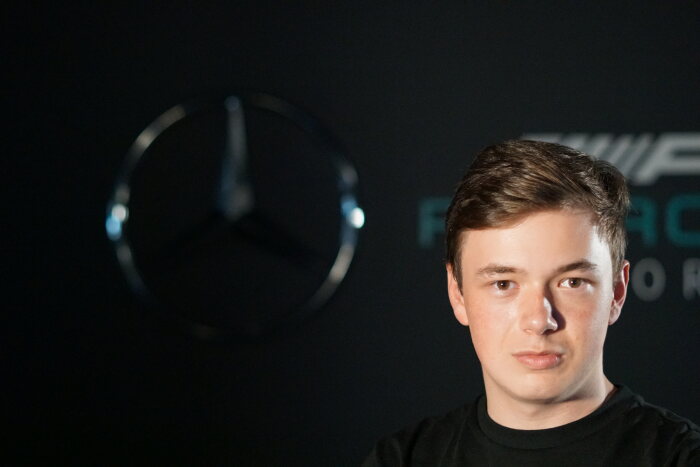 M168069 Mercedes-AMG Petronas Esports - Brendon Leigh