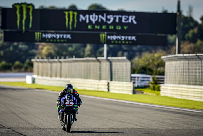 M224245 Lewis Hamilton and Valentino Rossi - Valencia #LH44VR46