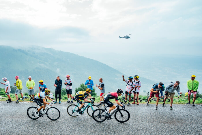 M224281 Mercedes-AMG Petronas Motorsport announces performance partnership with INEOS sailing and cycling teams