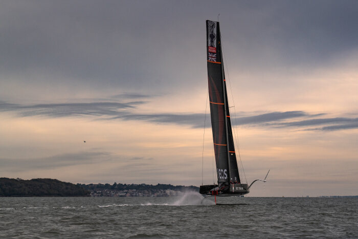 M224294 Mercedes-AMG Petronas Motorsport announces performance partnership with INEOS sailing and cycling teams