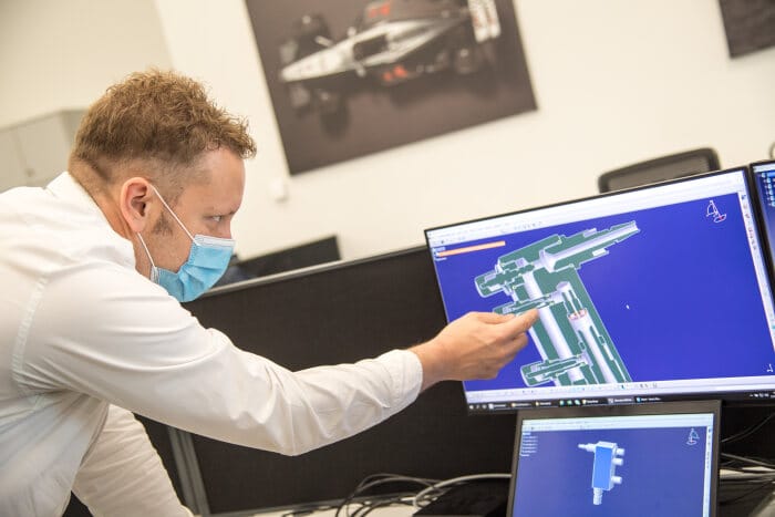 Engineers at Mercedes-AMG HPP honoured by Royal Academy of Engineering for help in fight against COVID-19