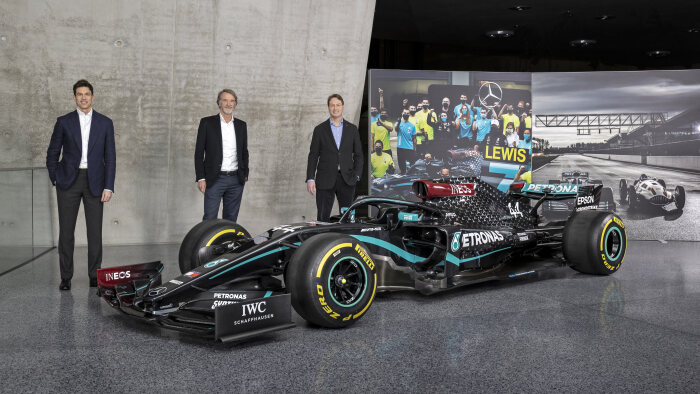 M256072 Toto Wolff, Sir Jim Ratcliffe and Ola Källenius with the Mercedes-AMG F1 W11 EQ Performance