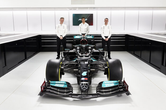 M256908 Mercedes-AMG F1 W12 E Performance Launch