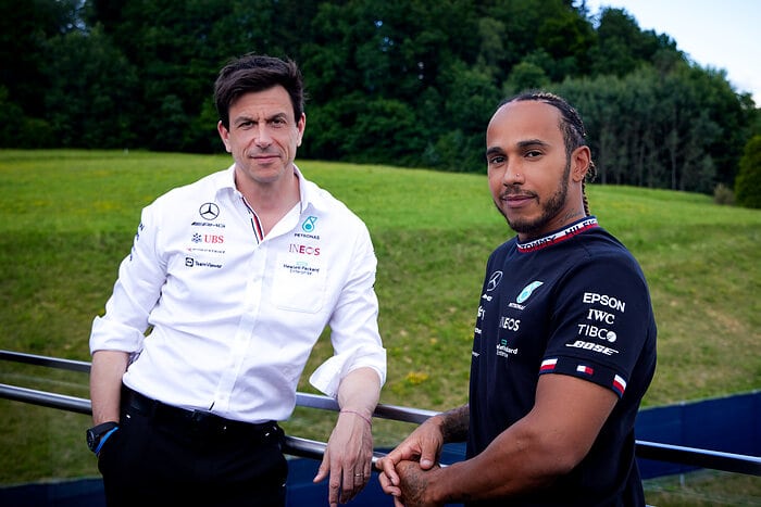 M272040 Lewis Hamilton Agrees Two Year Contract Extension