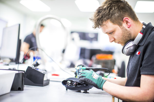M159820 Brackley Factory 2018 - Electronics