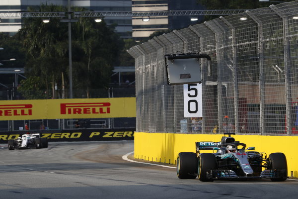 M171265 2018 Singapore Grand Prix, Friday - Wolfgang Wilhelm