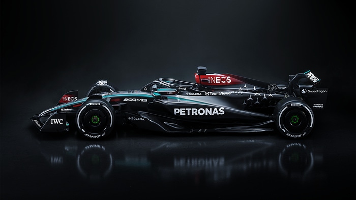 M411702 Mercedes-AMG F1 W15 E Performance Launch