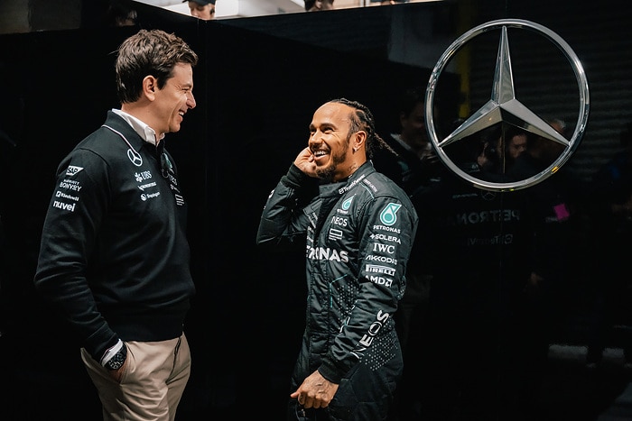M429217 Team Celebrates WhatsApp Partnership with Iconic New York Demo Run