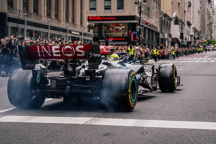 M429226 Team Celebrates WhatsApp Partnership with Iconic New York Demo Run