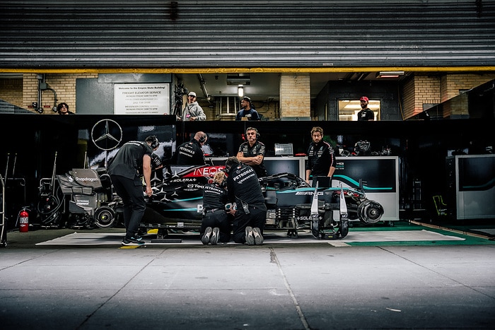 M429235 Team Celebrates WhatsApp Partnership with Iconic New York Demo Run