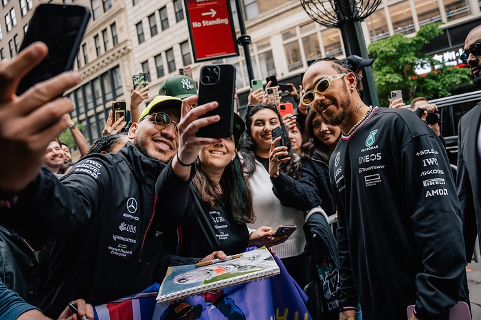 M429238 Team Celebrates WhatsApp Partnership with Iconic New York Demo Run