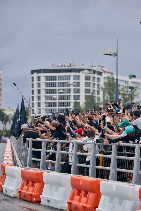M528522 adidas x Mercedes-AMG PETRONAS F1 Team x Bad Bunny - Puerto Rico Demo Run