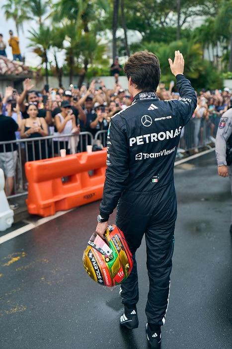 M528554 adidas x Mercedes-AMG PETRONAS F1 Team x Bad Bunny - Puerto Rico Demo Run